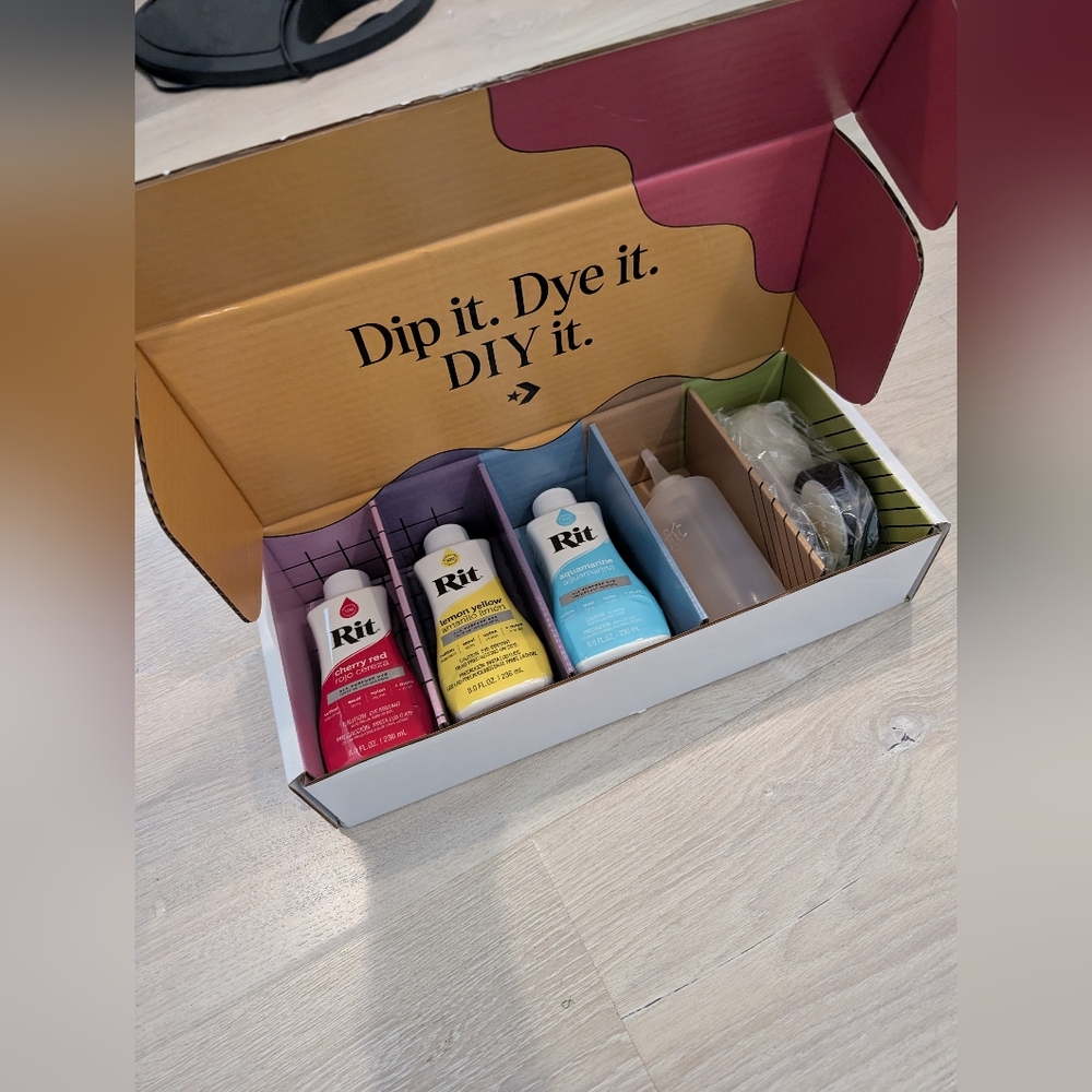 Converse X Rit Dye Kit with Multiple Colors